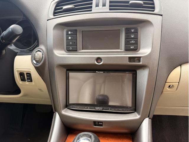 Photo of 2009 White Lexus IS 250