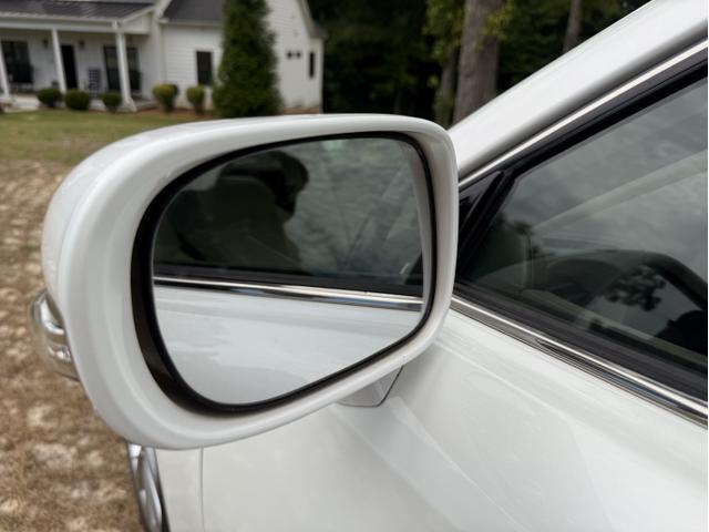Photo of 2009 White Lexus IS 250