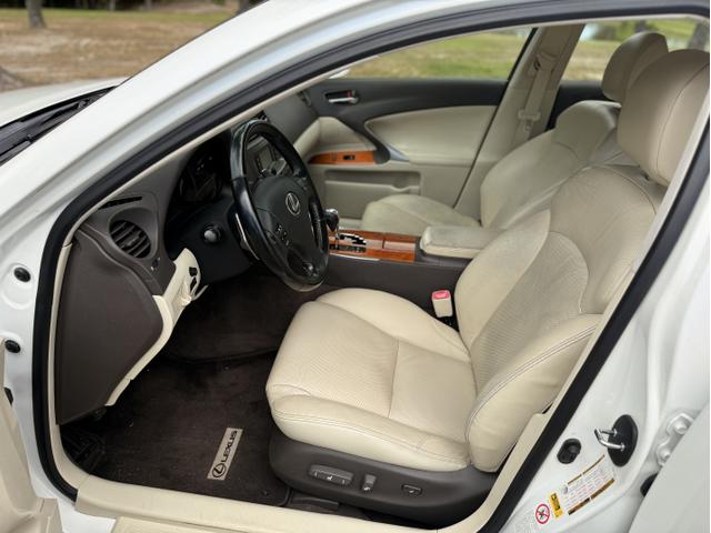 Photo of 2009 White Lexus IS 250
