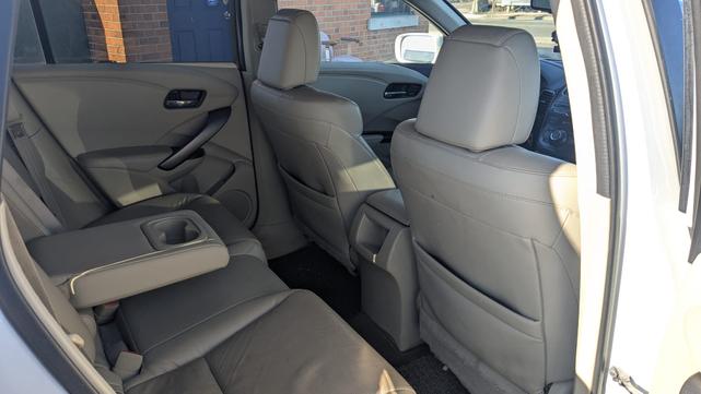 Photo of 2015 White Acura RDX