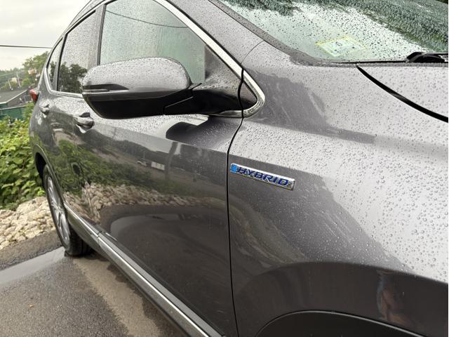 Photo of 2022 Gray Honda CR-V Hybrid