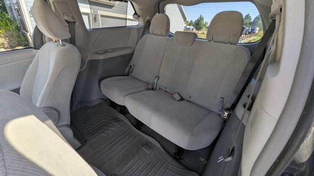 Photo of 2011 Gray Toyota Sienna