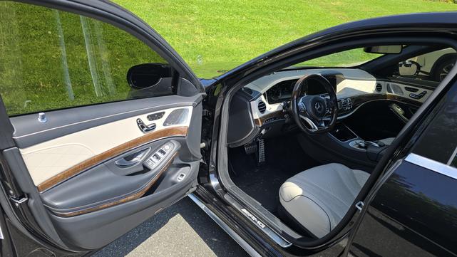 Photo of 2016 Black Mercedes-Benz AMG S