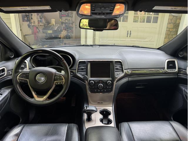 Photo of 2014 Gray Jeep Grand Cherokee