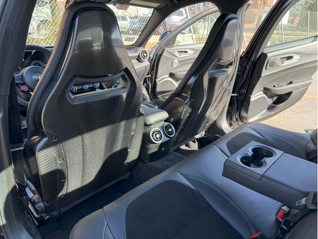 Photo of 2022 Black Alfa Romeo Giulia