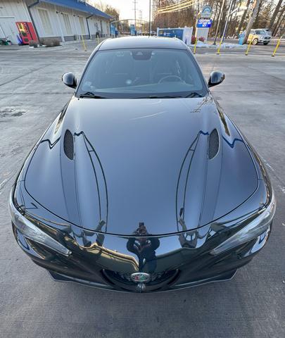 Photo of 2022 Black Alfa Romeo Giulia