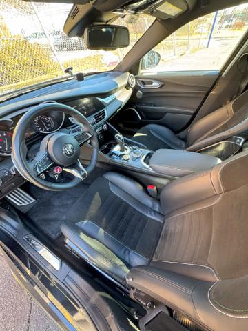 Photo of 2022 Black Alfa Romeo Giulia