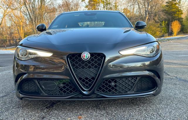 Photo of 2022 Black Alfa Romeo Giulia