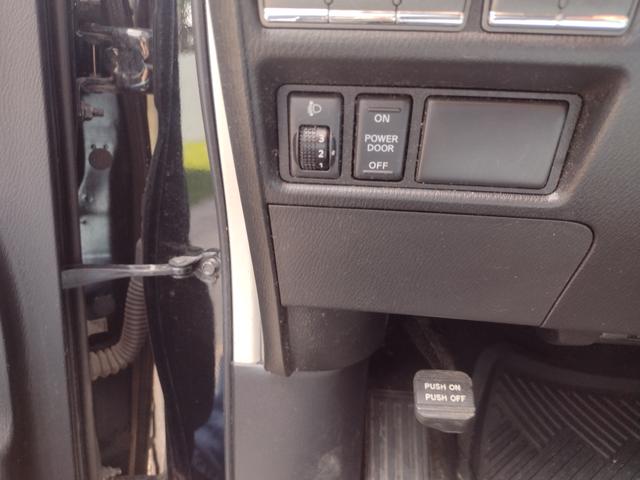 Photo of 2013 Black INFINITI QX56