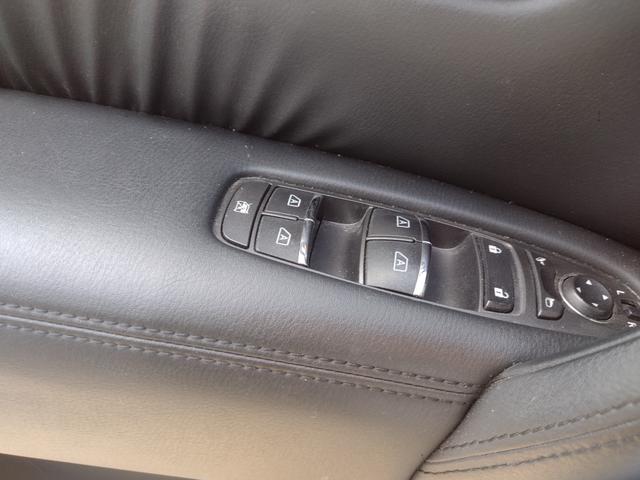 Photo of 2013 Black INFINITI QX56