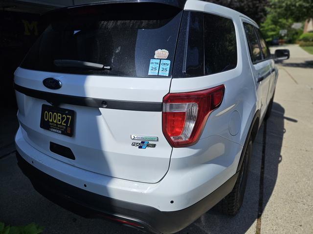 Photo of 2016 White Ford Utility Police Interceptor