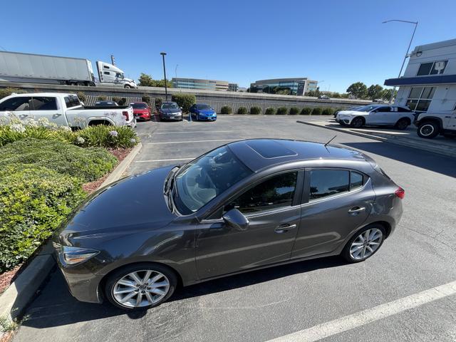 Photo of 2017 Gray Mazda Mazda3