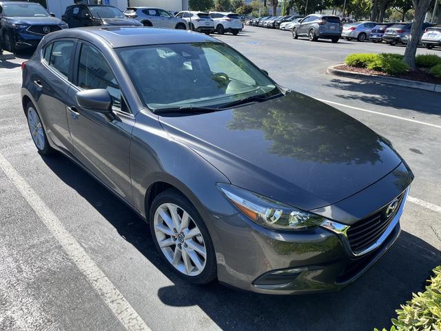 Photo of 2017 Gray Mazda Mazda3