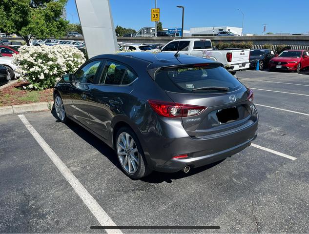 Photo of 2017 Gray Mazda Mazda3