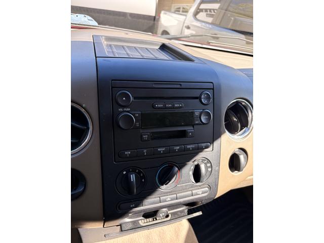 Photo of 2004 Red Ford F-150