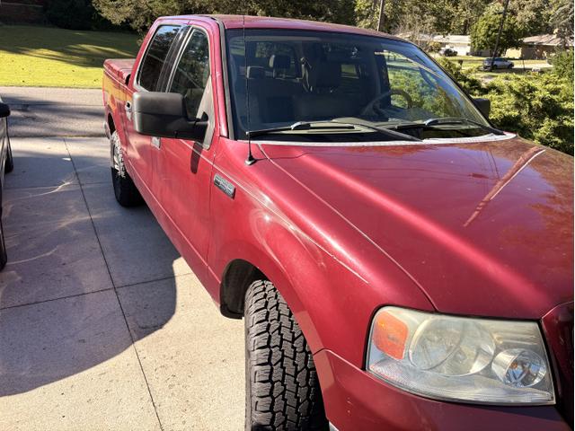 Photo of 2004 Red Ford F-150