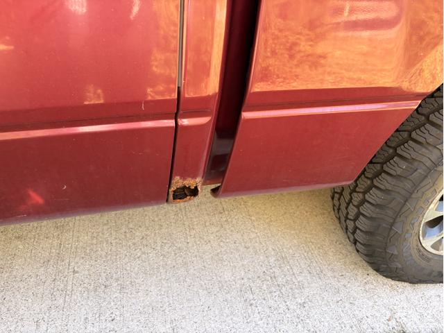 Photo of 2004 Red Ford F-150
