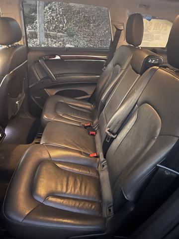 Photo of 2014 Gray Audi Q7