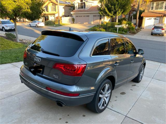 Photo of 2014 Gray Audi Q7