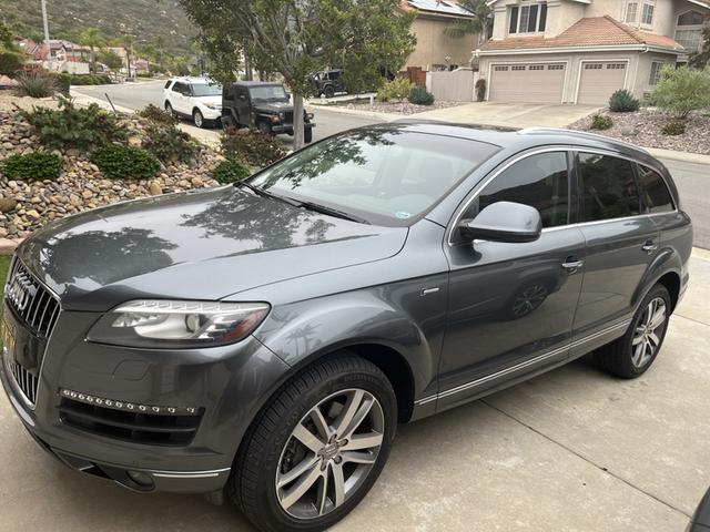 Photo of 2014 Gray Audi Q7