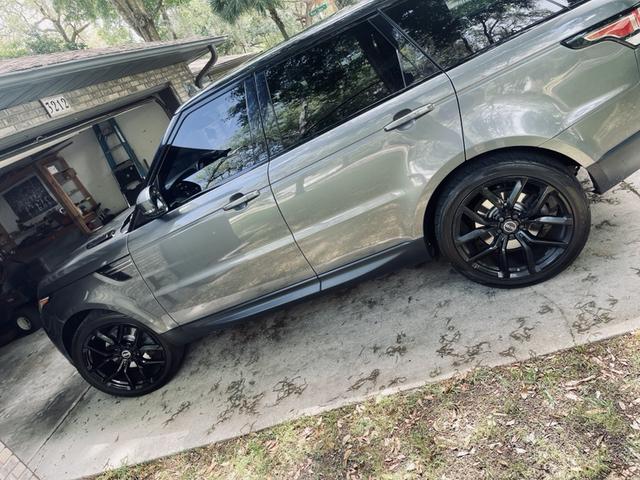 Photo of 2016 Gray Land Rover Range Rover Sport