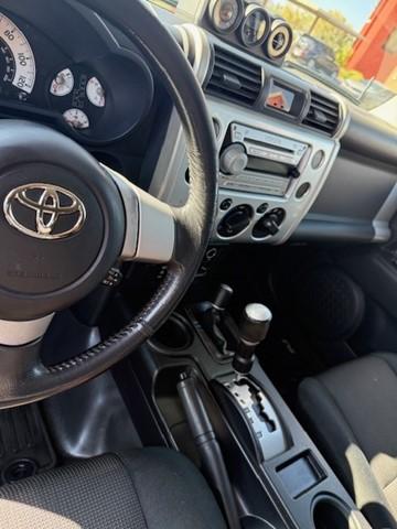 Photo of 2008 Silver Toyota FJ Cruiser