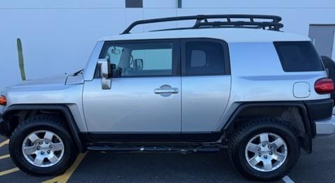 Photo of 2008 Silver Toyota FJ Cruiser