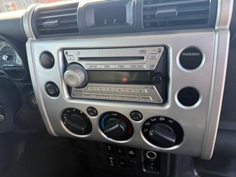 Photo of 2008 Silver Toyota FJ Cruiser