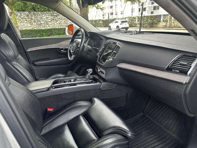 Photo of 2021 Silver Volvo XC90