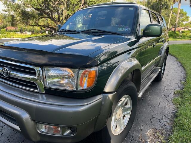Photo of 2000 Green Toyota 4Runner