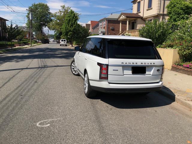 Photo of 2013 White Land Rover Range Rover