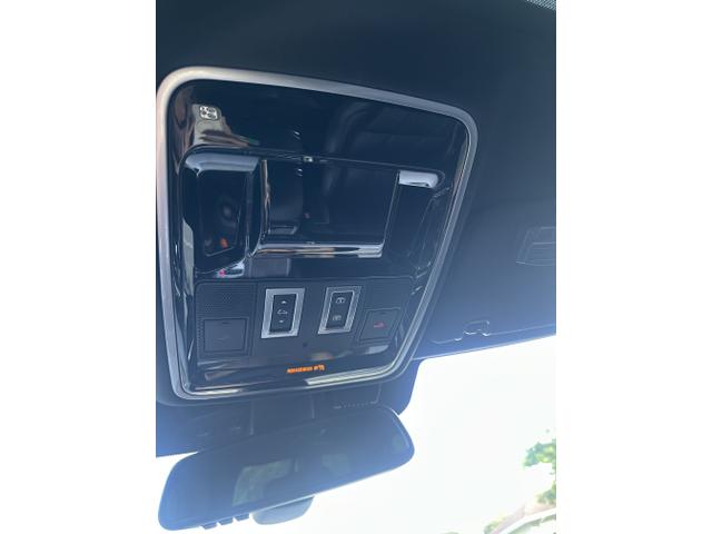 Photo of 2016 Black Land Rover Range Rover