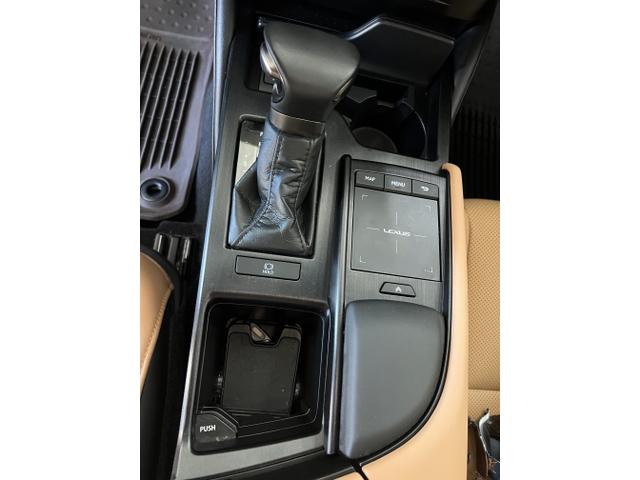 Photo of 2022 Blue Lexus ES 350