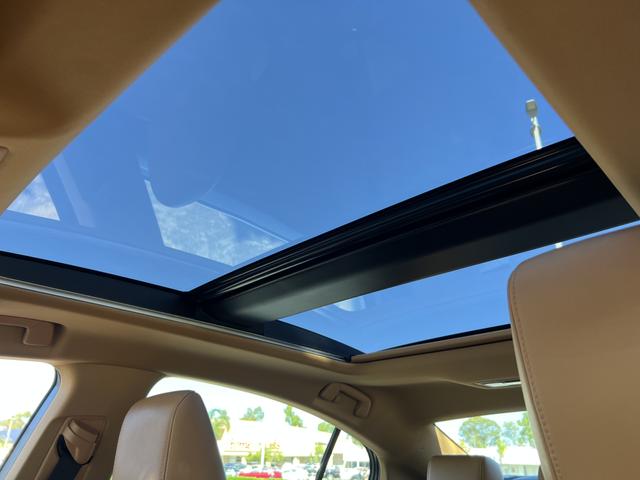 Photo of 2022 Blue Lexus ES 350