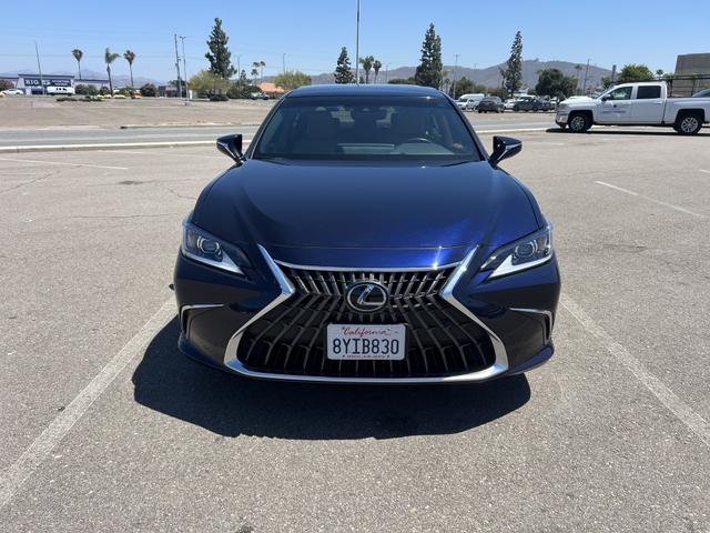 Photo of 2022 Blue Lexus ES 350