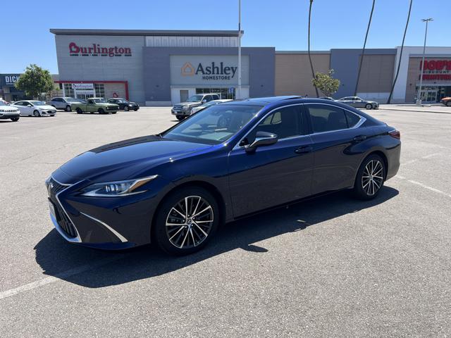 Photo of 2022 Blue Lexus ES 350