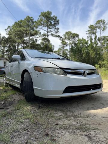 Photo of 2007 White Honda Civic