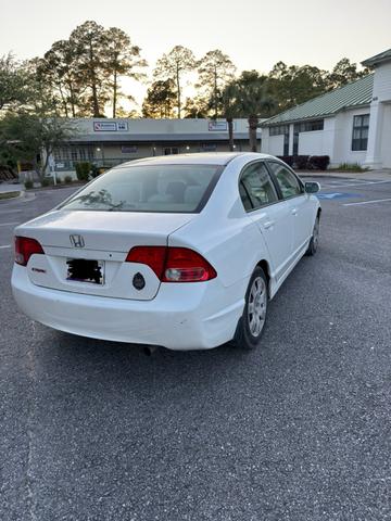 Photo of 2007 White Honda Civic