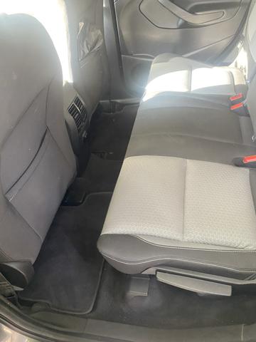 Photo of 2018 Gray Ford Escape