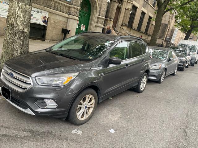 Photo of 2018 Gray Ford Escape
