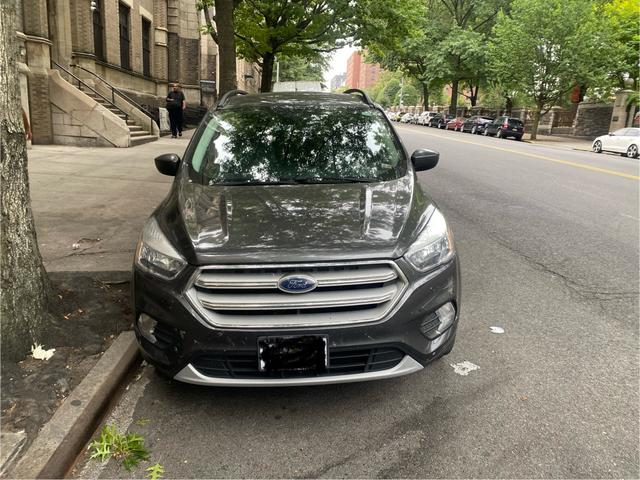 Photo of 2018 Gray Ford Escape