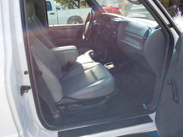 Photo of 2009 White Ford Ranger