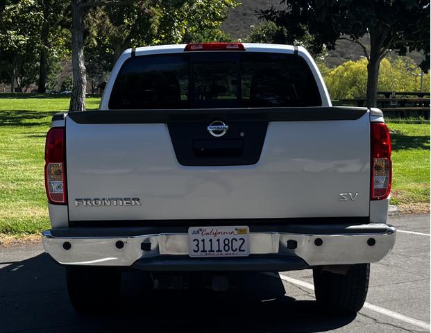 Photo of 2014 Silver Nissan Frontier