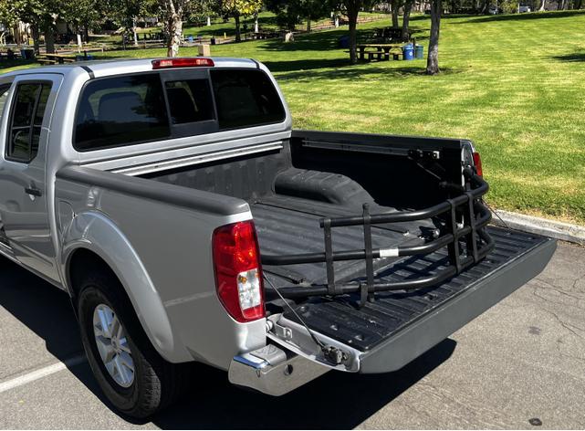 Photo of 2014 Silver Nissan Frontier