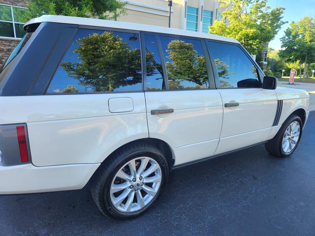 Photo of 2008 Beige Land Rover Range Rover