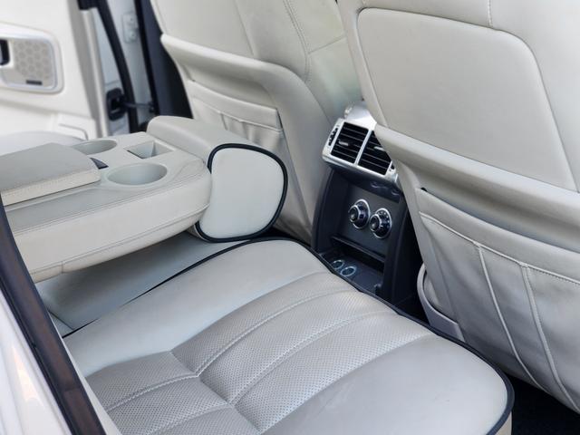 Photo of 2008 Beige Land Rover Range Rover
