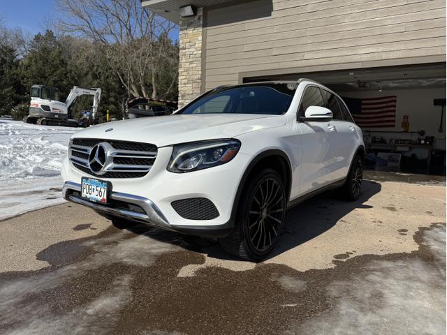 Photo of 2017 White Mercedes-Benz GLC 300
