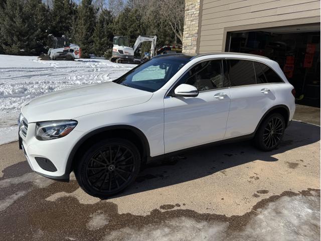 Photo of 2017 White Mercedes-Benz GLC 300