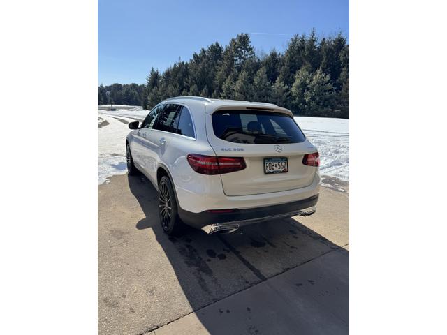 Photo of 2017 White Mercedes-Benz GLC 300