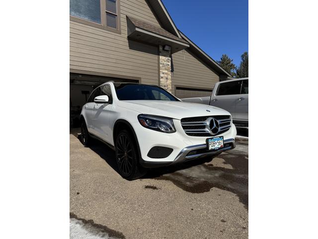 Photo of 2017 White Mercedes-Benz GLC 300